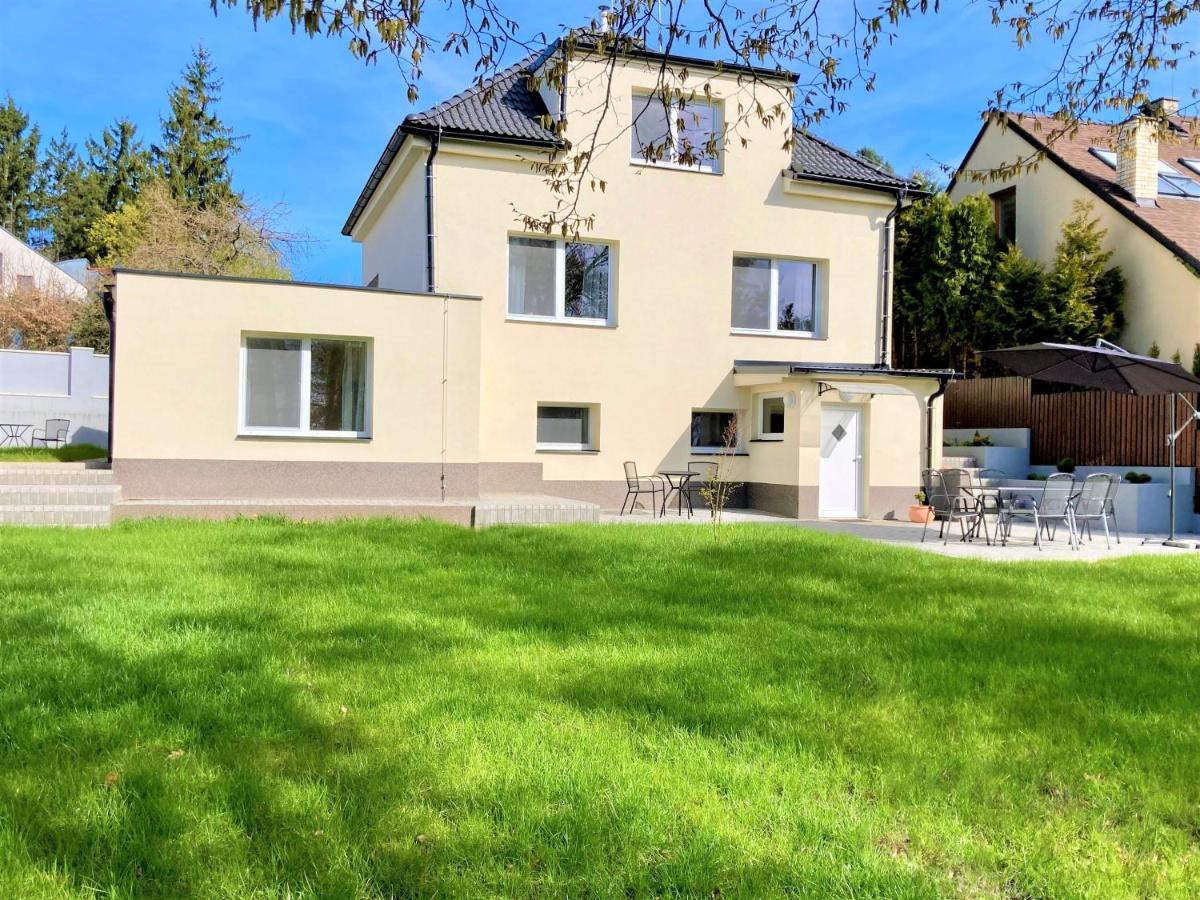Apartmanovy Dum Se Zahradou V Klidne Casti Prahy Praga Exterior foto