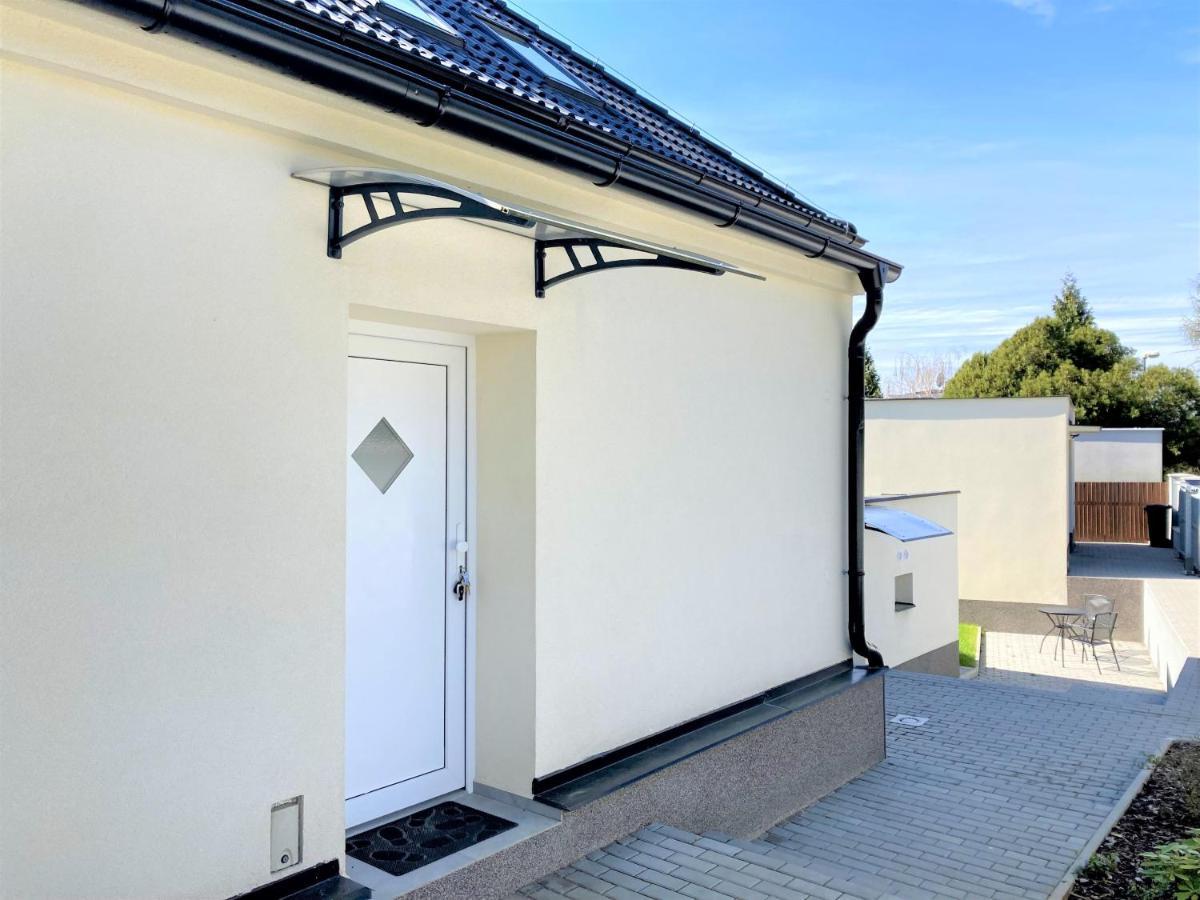 Apartmanovy Dum Se Zahradou V Klidne Casti Prahy Praga Exterior foto
