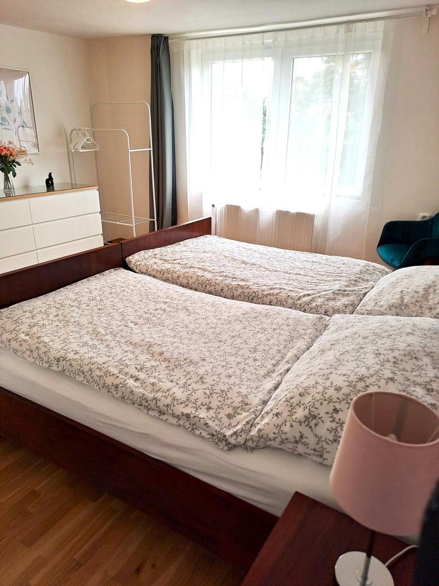 Apartmanovy Dum Se Zahradou V Klidne Casti Prahy Praga Exterior foto