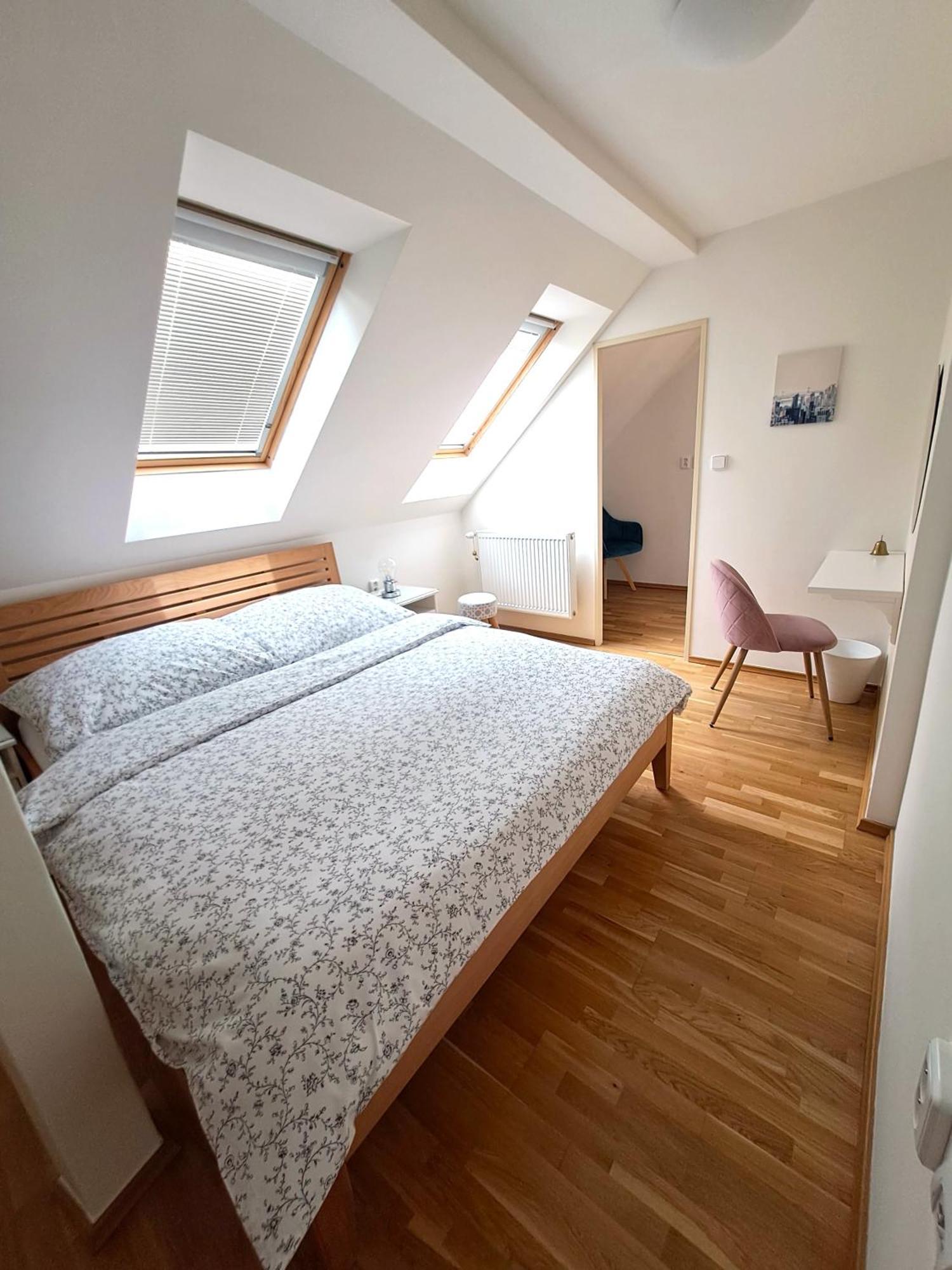Apartmanovy Dum Se Zahradou V Klidne Casti Prahy Praga Exterior foto