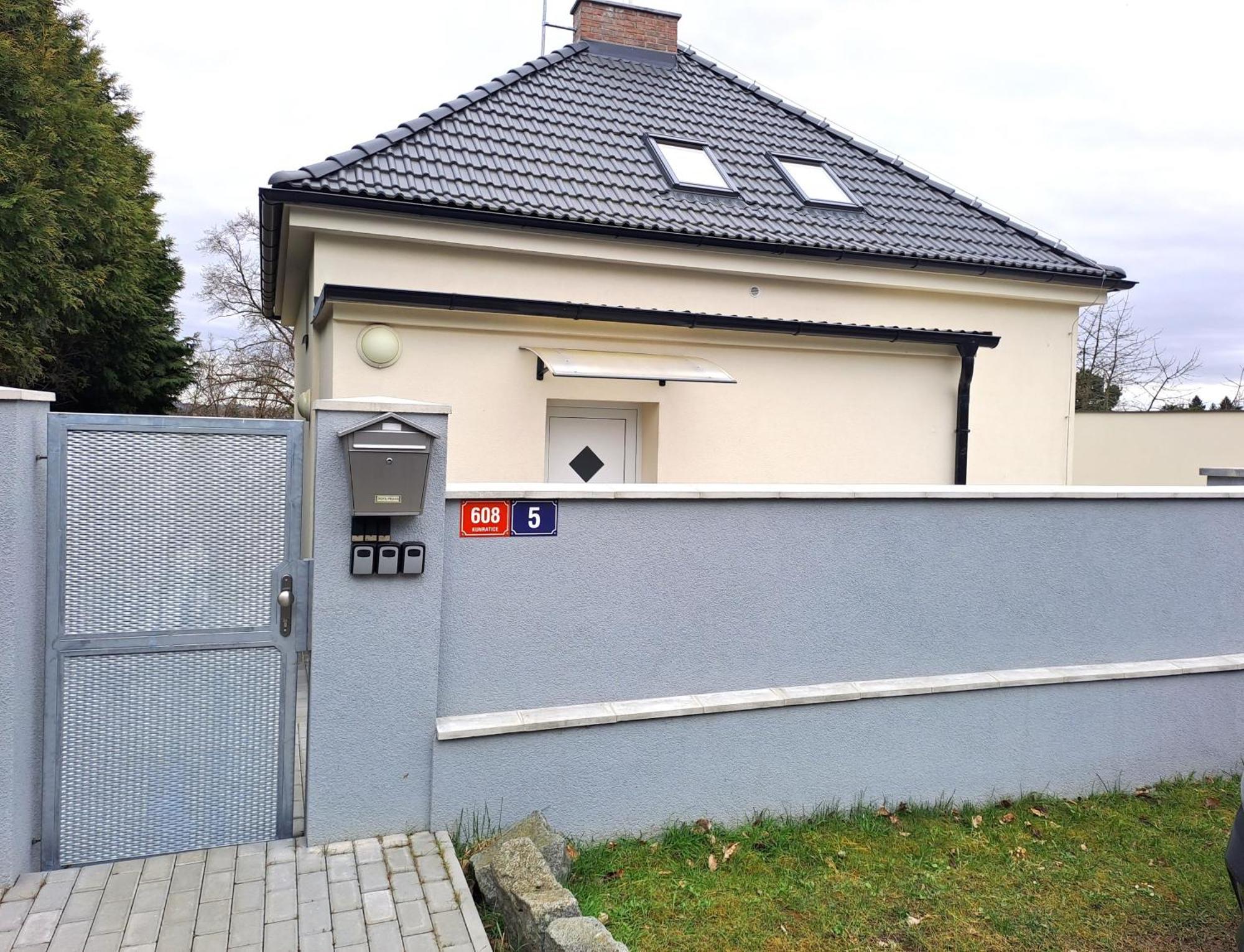 Apartmanovy Dum Se Zahradou V Klidne Casti Prahy Praga Exterior foto